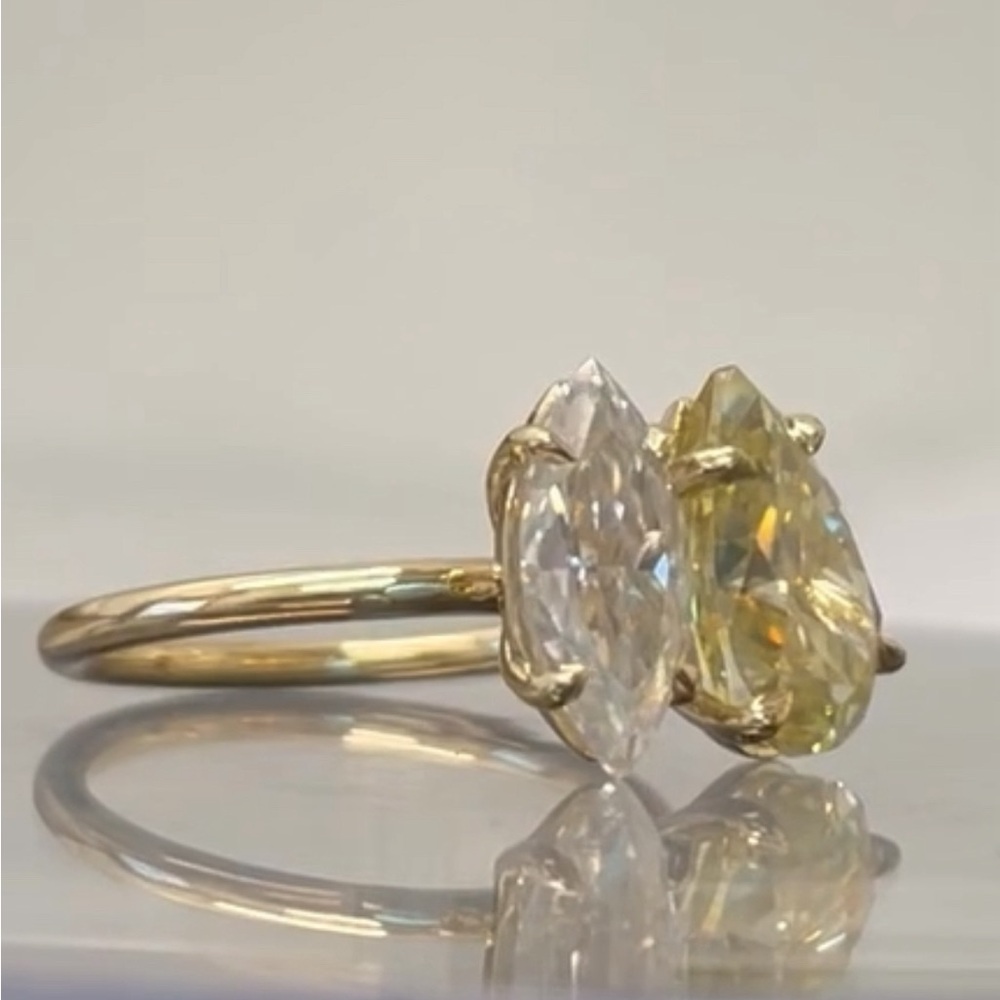 Moissanite Diamond Ring 14k gold sz 5.5